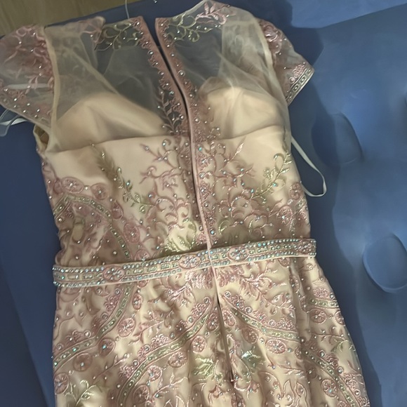 Mother  of the bride dress. - Picture 4 of 5